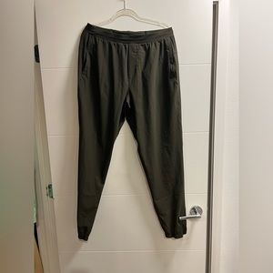 Lululemon Men’s XL joggers green